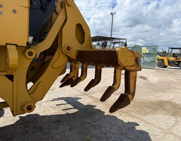 CATERPILLAR 12M3 AWD **MATRICULADA**